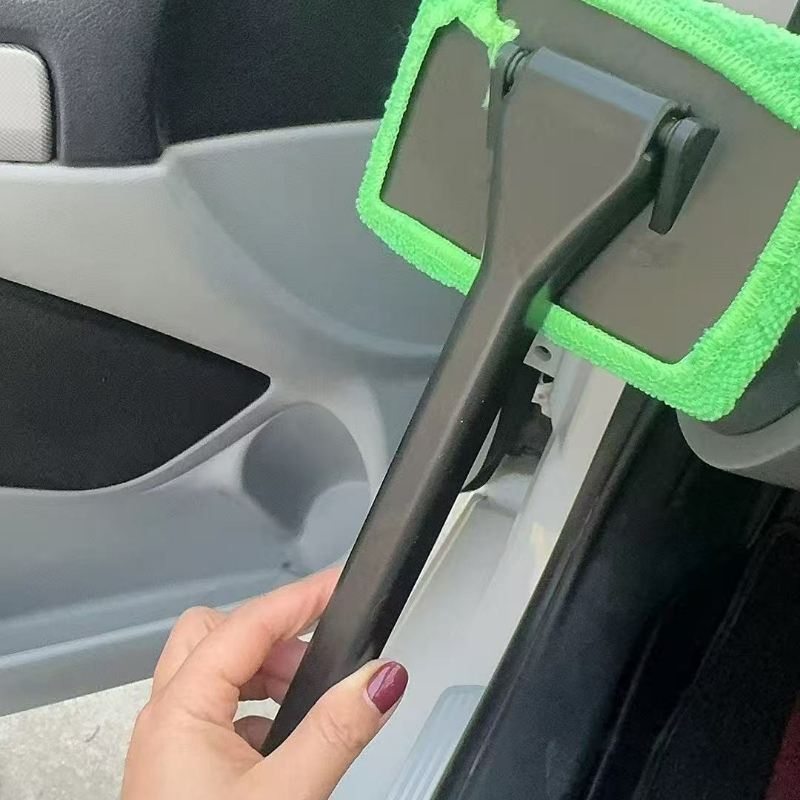Image of 3pcs Windshield Cleaning Tool Set - Windshield Cleaning Wand, Window Cleaner; 2pcs Reusable Interior Cloth Pads; Cleaning Brush (green)