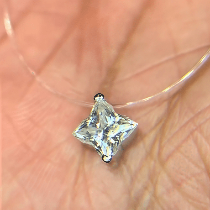 TEMU Un collier avec pendentif en moissanite , de croix et de à feuilles, plaqué platine et argent 925, de 6 cm * 6 cm, chaîne clavicule, adapté à un