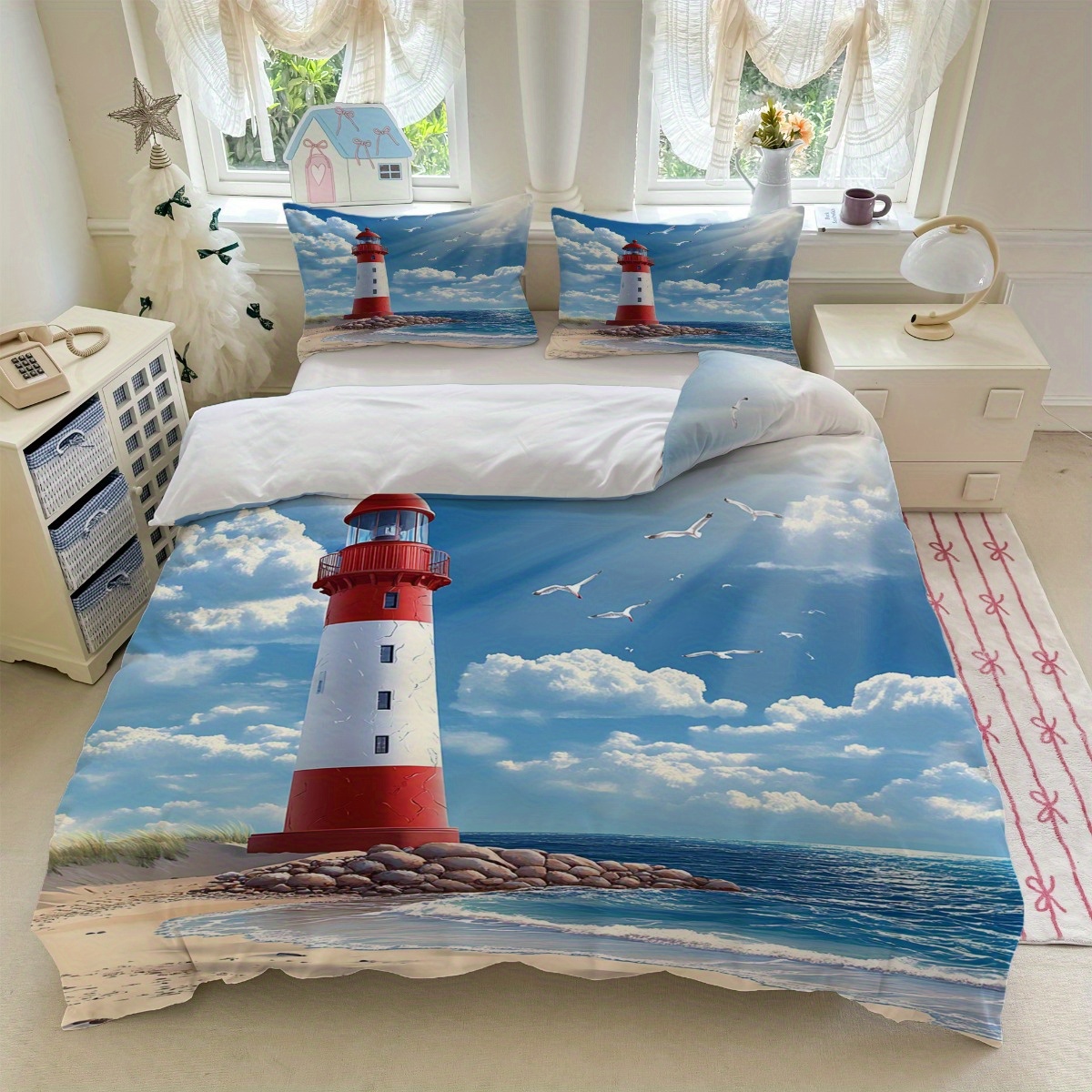E-shop 3-teiliges Küstenleuchtturm-Bettwäsche-Set in Blau, Weiß und Rot mit Nautischem Motiv + 2 Kissenbezüge, Ohne Füllung, Ganzjahresgeeignet, für