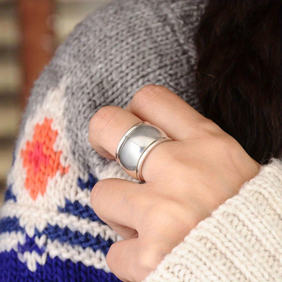 Curved Top Stainless Steel Rotatable Ring for Women