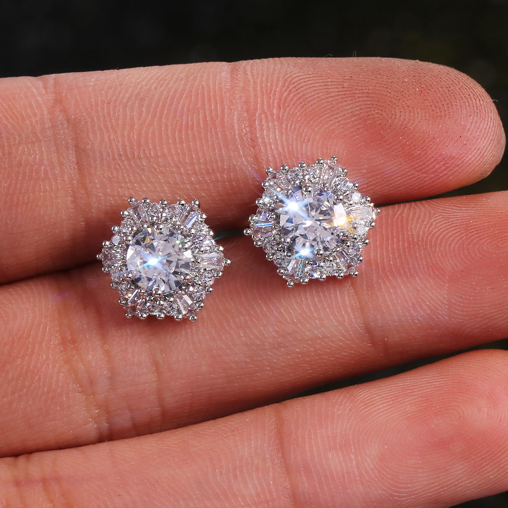 E-shop Ein Paar atemberaubende Zirkonia-Blumenohrringe für Damen, für den , und Hochzeiten; Elegante Schmuckstücke