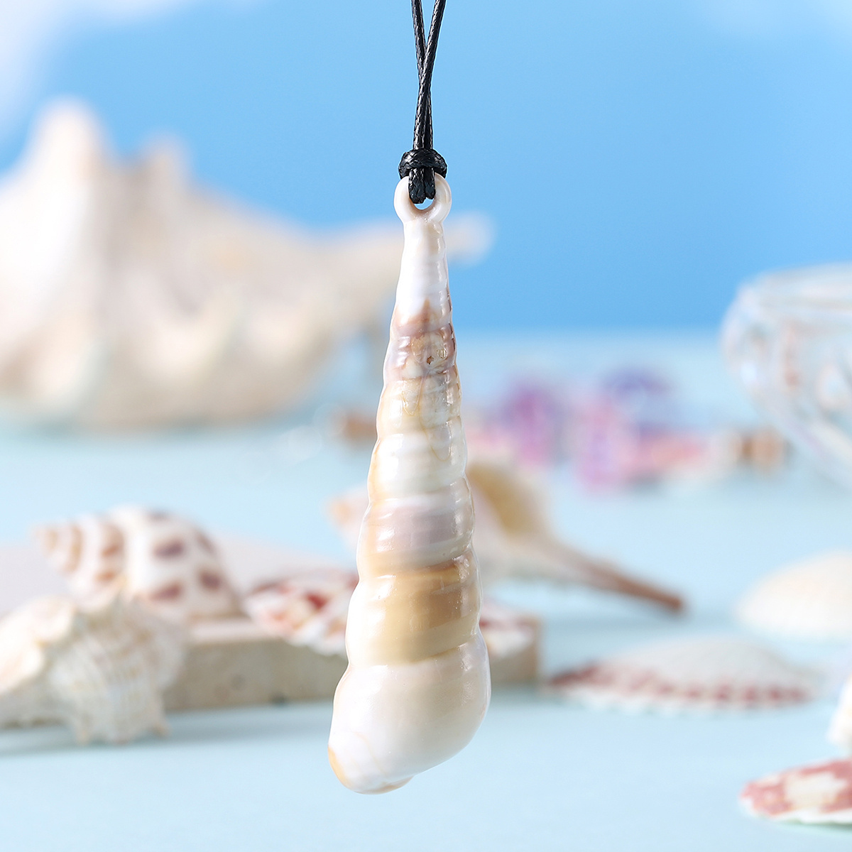 Women's Adjustable Ocean-themed Pendant Necklace with Imitation Seashell