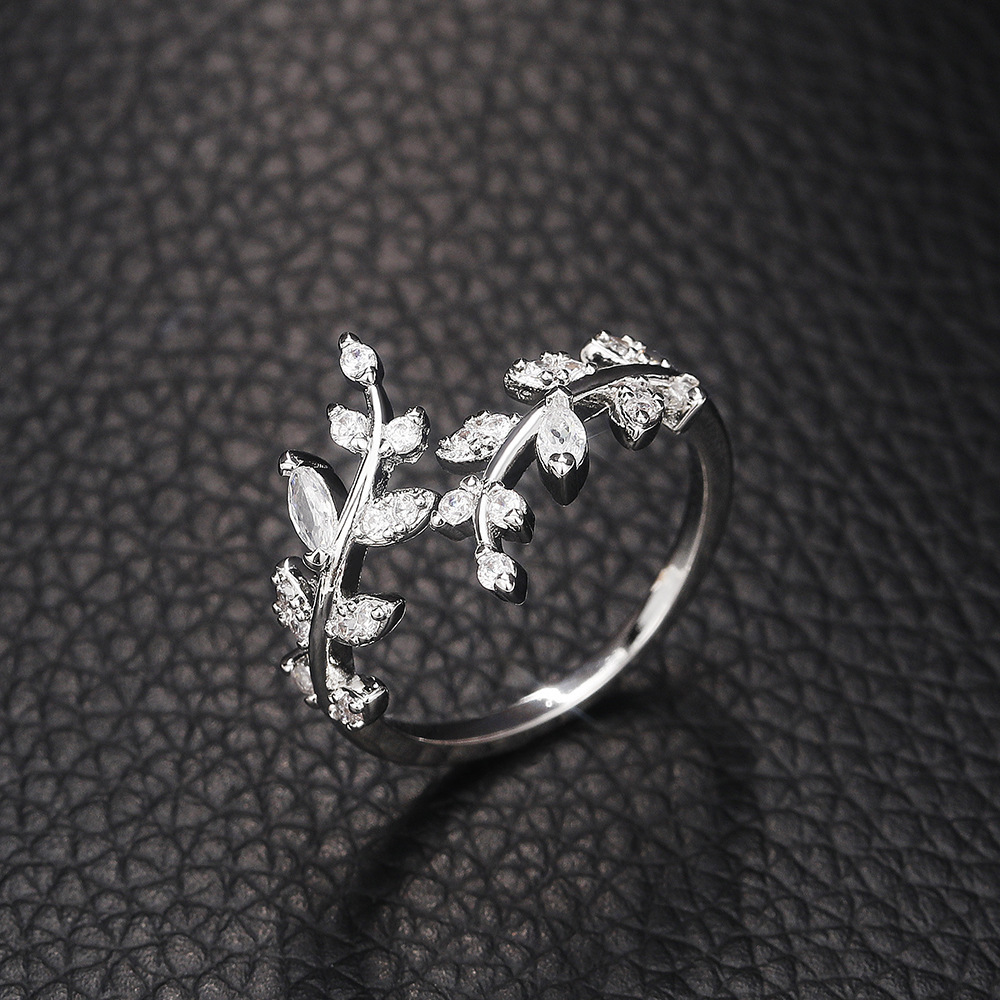 E-shop Luxuriöser geometrischer, eleganter Ring mit Blattöffnung für Damen, Hochzeit, Verlobungsfeier, Schmuck-Ergänzungen - Keine Schachtel