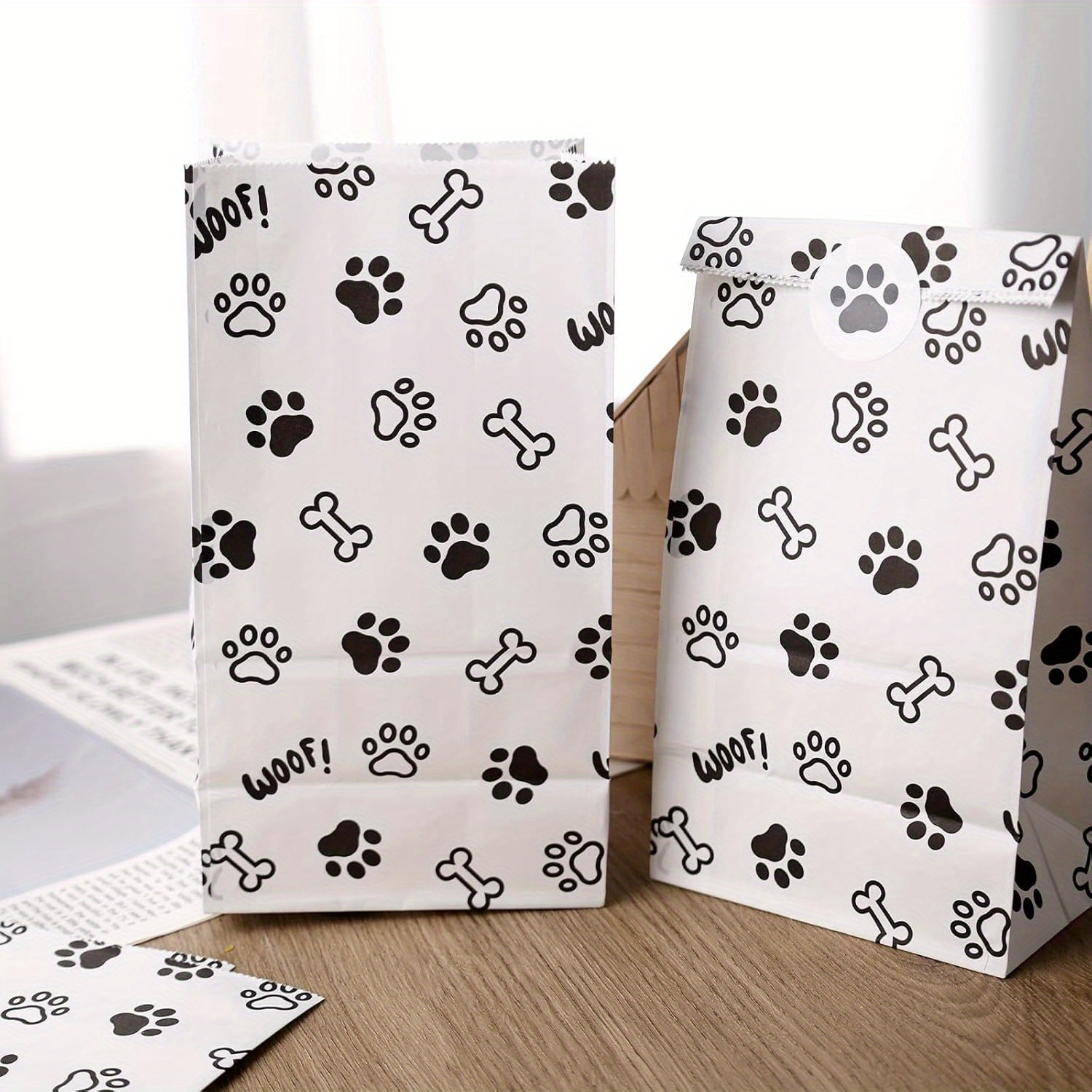 

Dog : 12pcs Paw Print Gift Bags, High-quality Black & , Party Favors And Presents, 8.7x4.7x3.1 Inches, Dog Theme Gifts