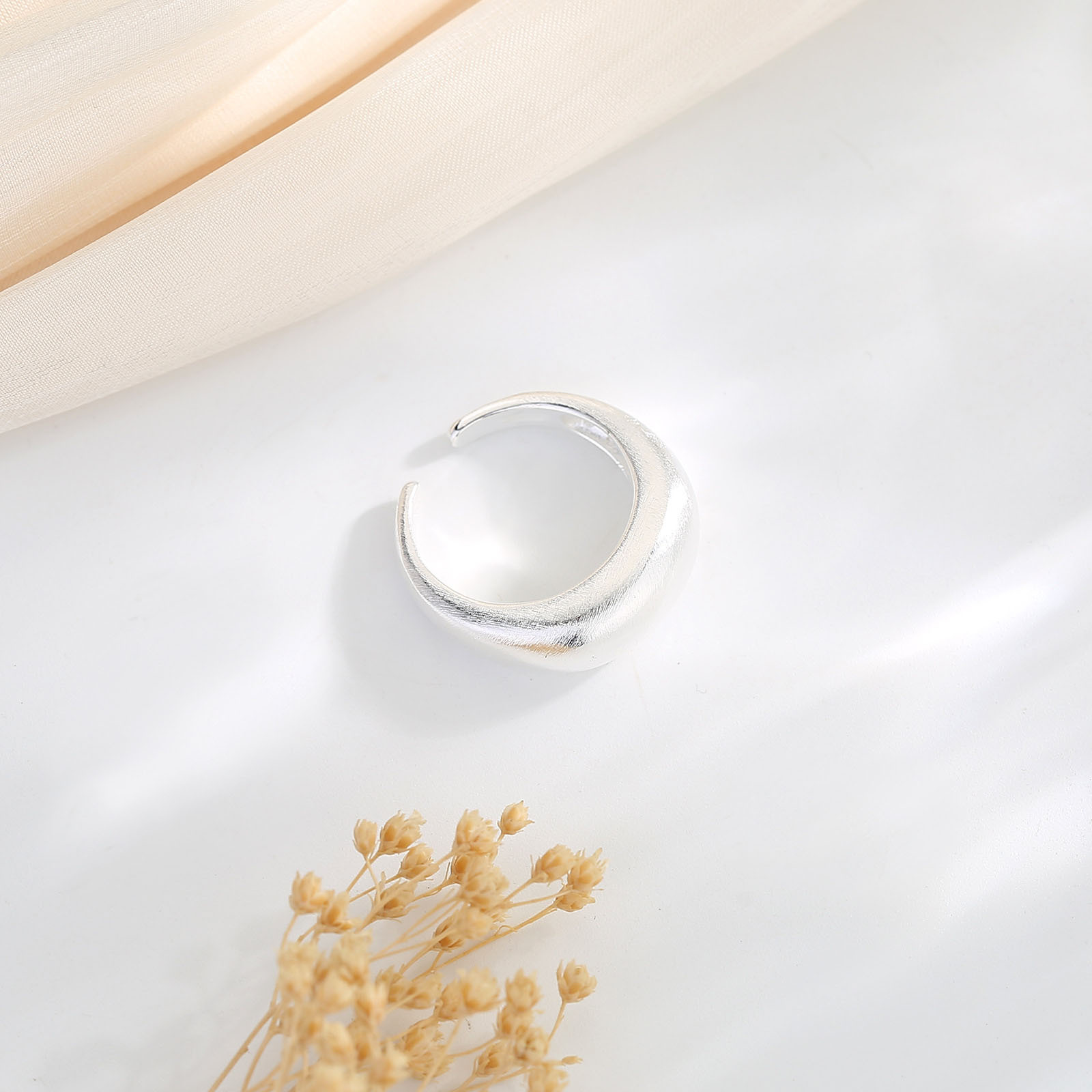 Simple Smooth-Finish Open-Ring Band, Versatile Gift