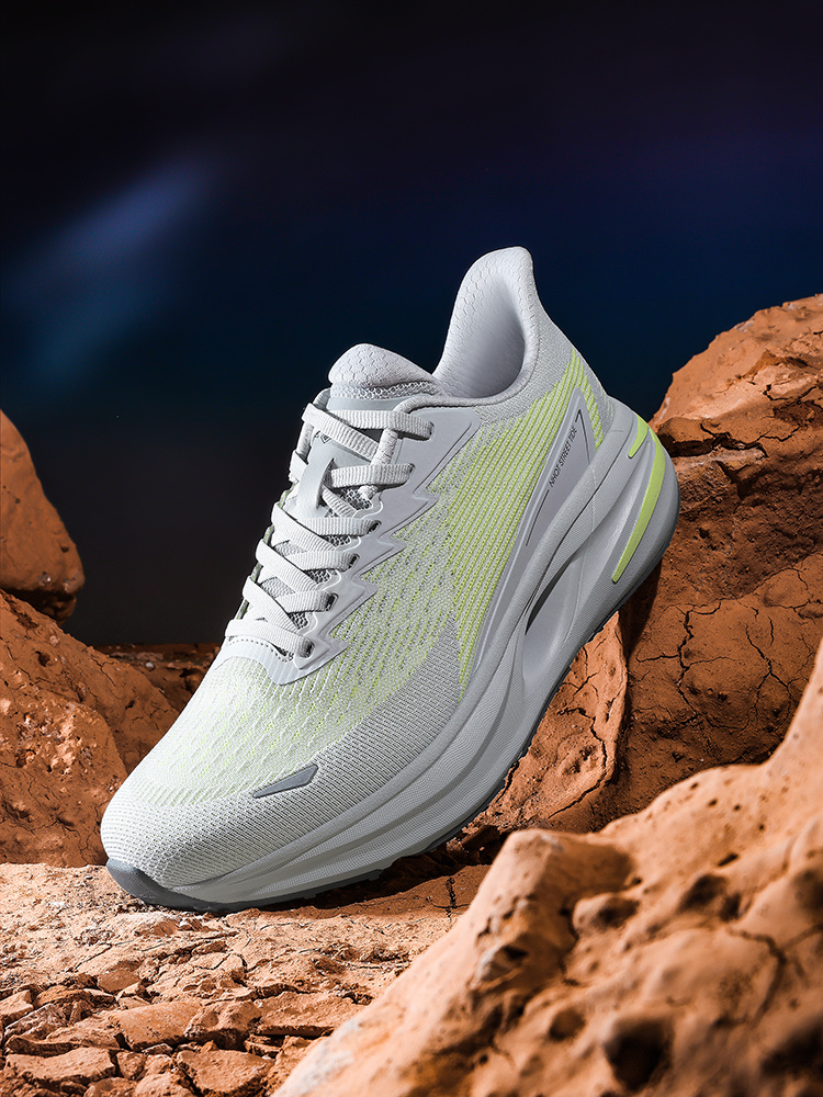 NHOT Men's & Unisex Low-Top Hiking & Running Shoes - Breathable Shock-Absorbing Lightweight Sneakers with MD Sole, Soft Cushioned Traction Suitable for Fitness, Trail, Outdoor, Gym, for - Wear, for Couples (Camping, Training)
