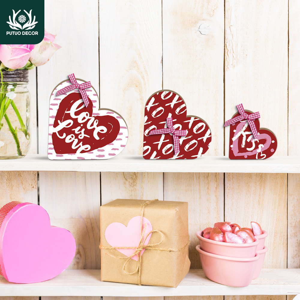 

3pcs Valentine's Day Heart-shaped Wooden Decor Set - ' Kiss' Theme For Home, Farmhouse, Living Room & Gift Shops