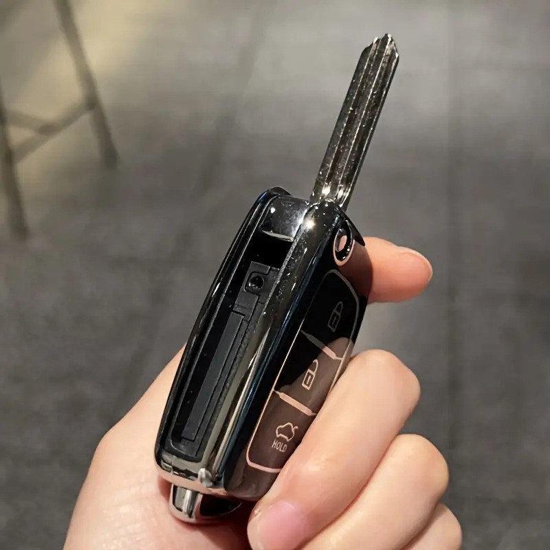 Suitable for Hyundai i10, i20, i40, iX35, Santa Fe Flip Key Case - Three-Button Lock/Unlock/Trunk Release, Anti-Theft Durable TPU Protective Shell with Scratch and Dust Protection, Ergonomically Designed Three-Button Remote Car Key