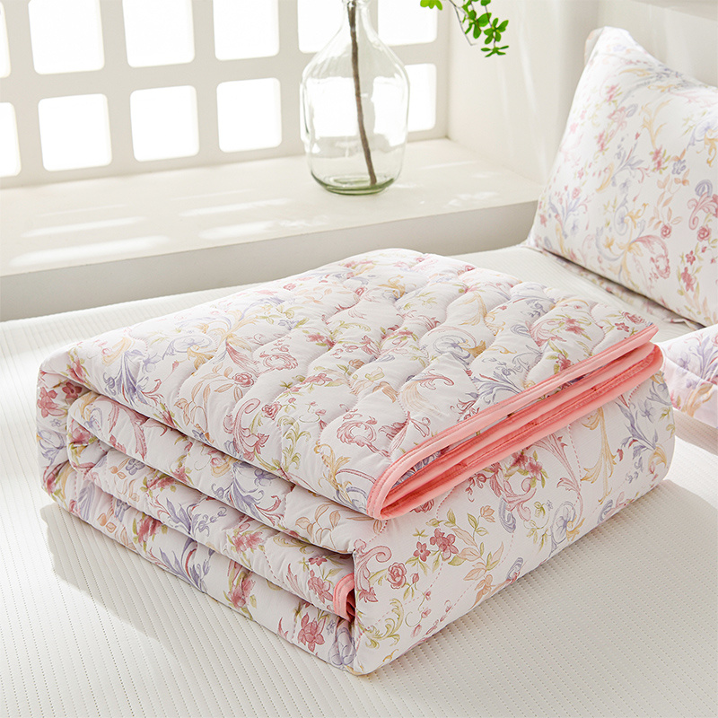 TEMU 1pc Scroll And Floral Summer Lightweight Quilt, Classic Diamond Quilting With No Shifting, Double-sided Contrasting Colors, For Home And