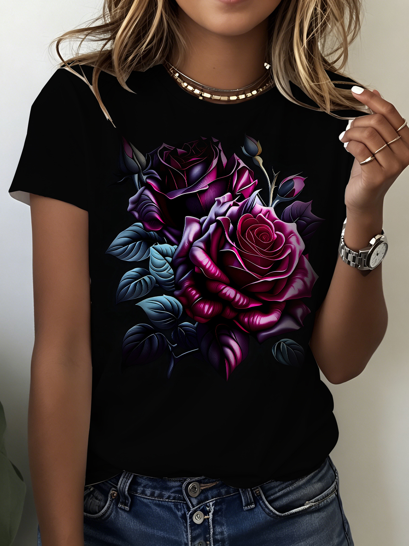 T-shirt Fleuri Femme Roses Noir T-shirt tendance à motif de roses violet foncé, haut décontracté et élégant à manches courtes pour femmes, t-shirt imprimé à motif floral super mignon, haut de style avant-gardiste