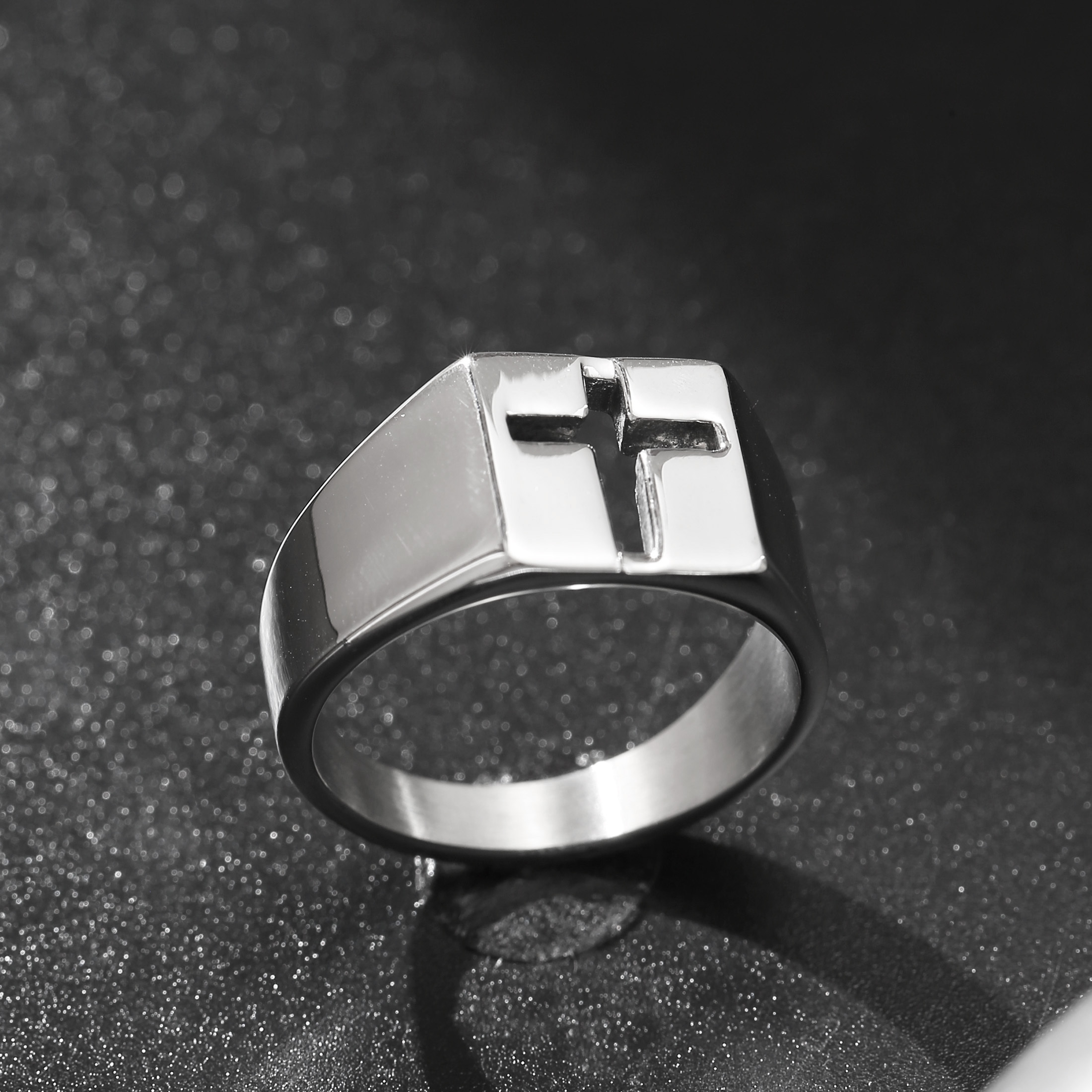 Image of 2 Colors Minimalist Hollow Cross 304l 304l Stainless Ring For Men, Trendy Fashion Style Wide Band, Streetwear Daily Accessory, Without Battery
