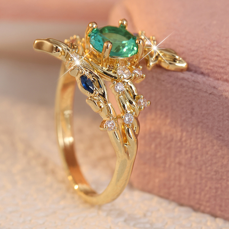 Inlaid Green Cubic Zirconia Leaf Design Ring