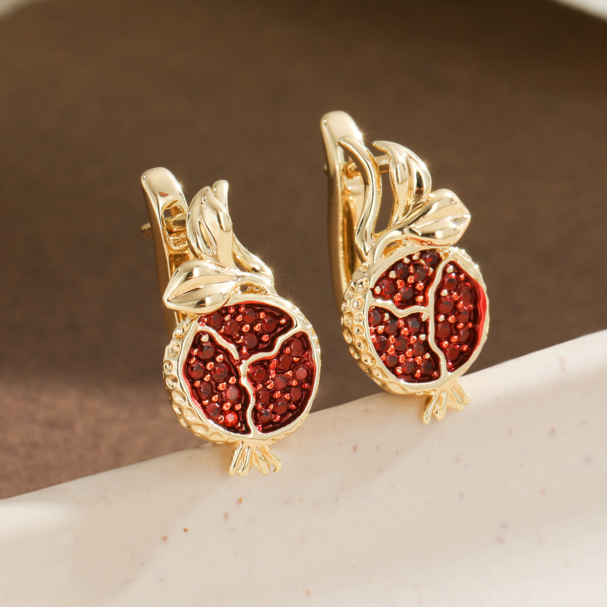 TEMU Luxurious Elegant Style Pomegranate Shaped Inlaid Red Synthetic Zirconia Pendant Women's Earrings Suitable For Parties, Vacations And Matching