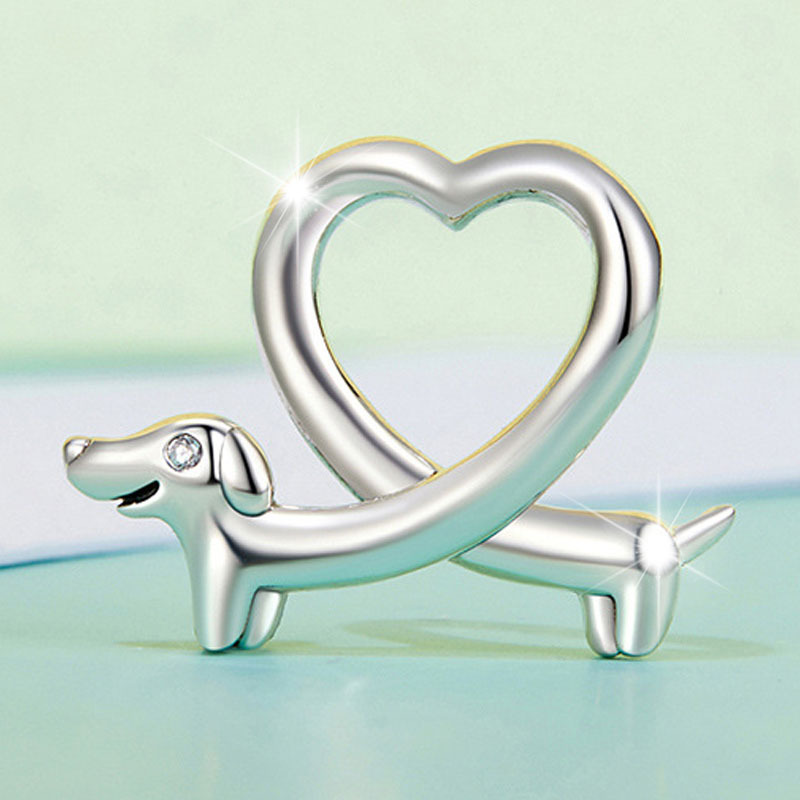 Image of 1pc Women's Fashion Pendant, Dachshund Heart Beaded Pendant, Gift For Best Friend, Party Gift, Suitable For Daily , Halloween, Christmas, Parties, Banquets, Wear In Autumn And Winter