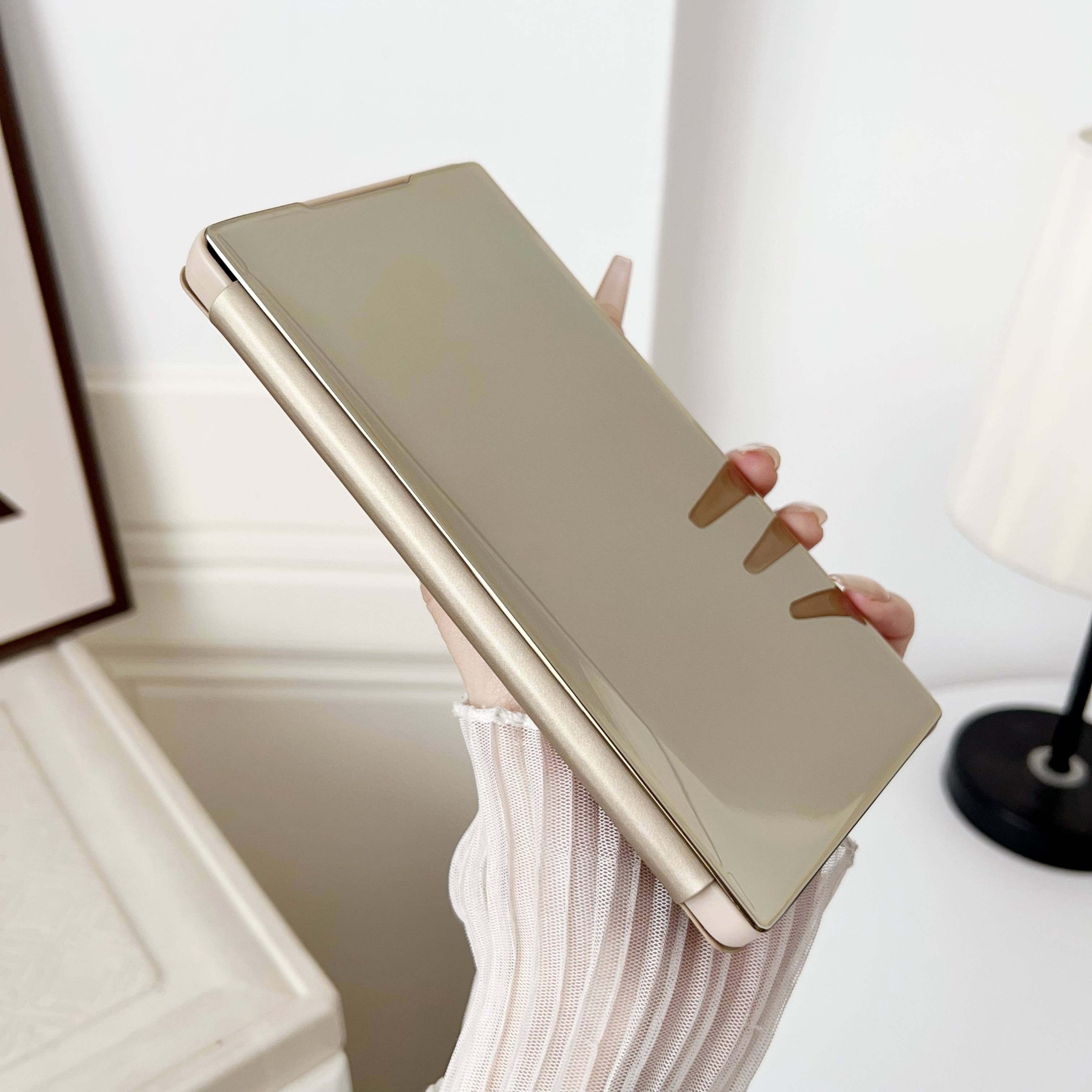TEMU Phone Case: The Luxurious Mirror-finish Clamshell Design Phone Case Is Suitable For Iphone 17, 16, 15, 14, 13, 12, And 11 Series. A For Fashion
