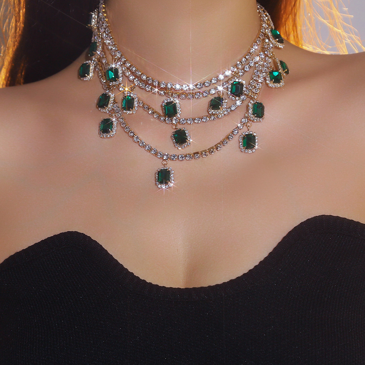 

Elegant Green Gemstone Synthetic Necklace For Women - Luxury Vintage Style Choker - Alloy Jewelry For Formal Events And Party Wear - Theme Accessory - Ideal Special Gift