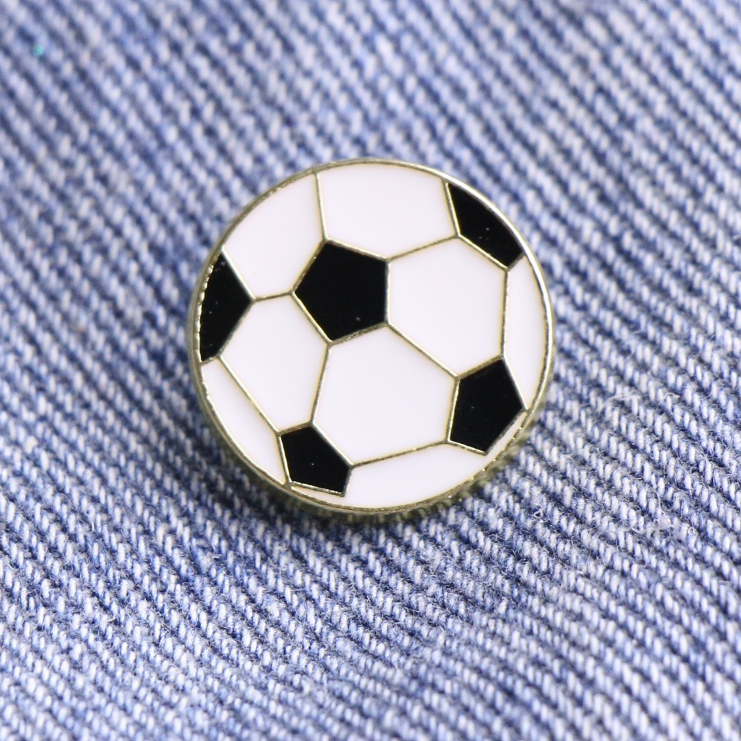 Image of A Stylish Metal Brooch Badge Accessory For Gifts, Featuring A Fashionable Lapel Pin For Backpacks