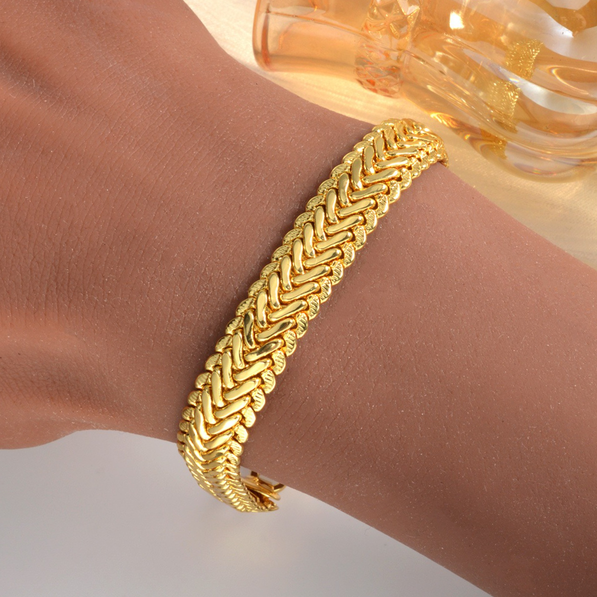 TEMU 1pc Flat Embossed Bracelet, Hypoallergenic Classic Minimalist Fashion Jewelry For Men And Women, 1cm Wide Snake Chain Bracelet, Suitable For