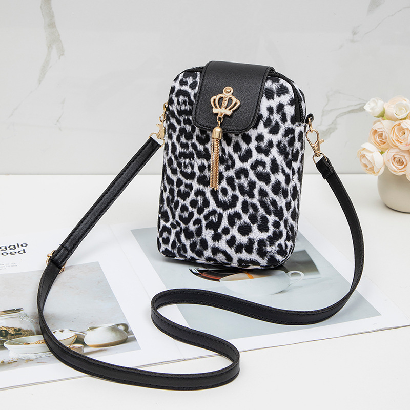 2026 New Printed Leopard Print Shoulder Mobile Phone Bag, Fringed Small Bag, Commuter Holiday Bag