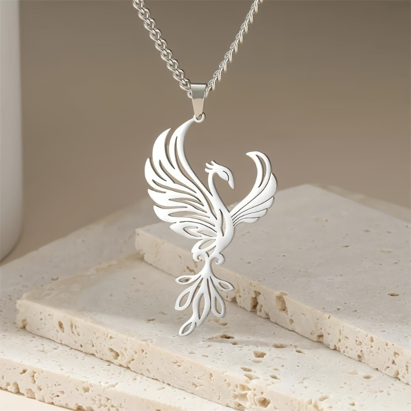 A Stylish And Delicate Phoenix Pendant Necklace, Creative And, Suitable For Daily, Birthday, Valentine's Day Occasions: retailer-supplied image