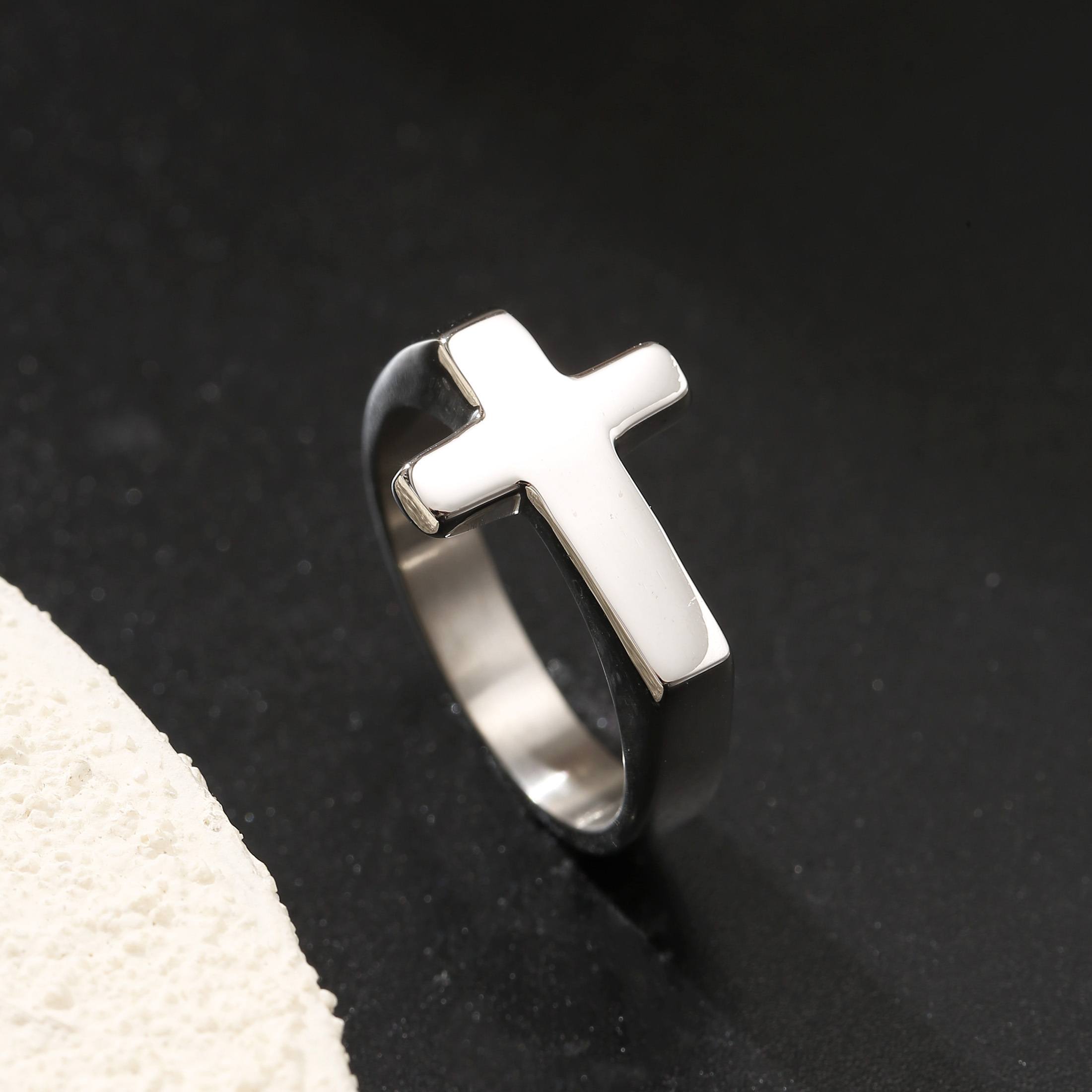 Image of 1pc Minimalist Cross Rings Men Women Stainless Steel Unisex Religious Band Rings Fashion Accessory Gift