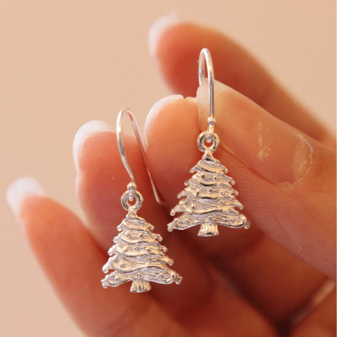 TEMU Simple Versatile Christmas Tree Pendant Earrings For Women Vacation Parties Daily Casual Earrings Accessories Christmas Gifts