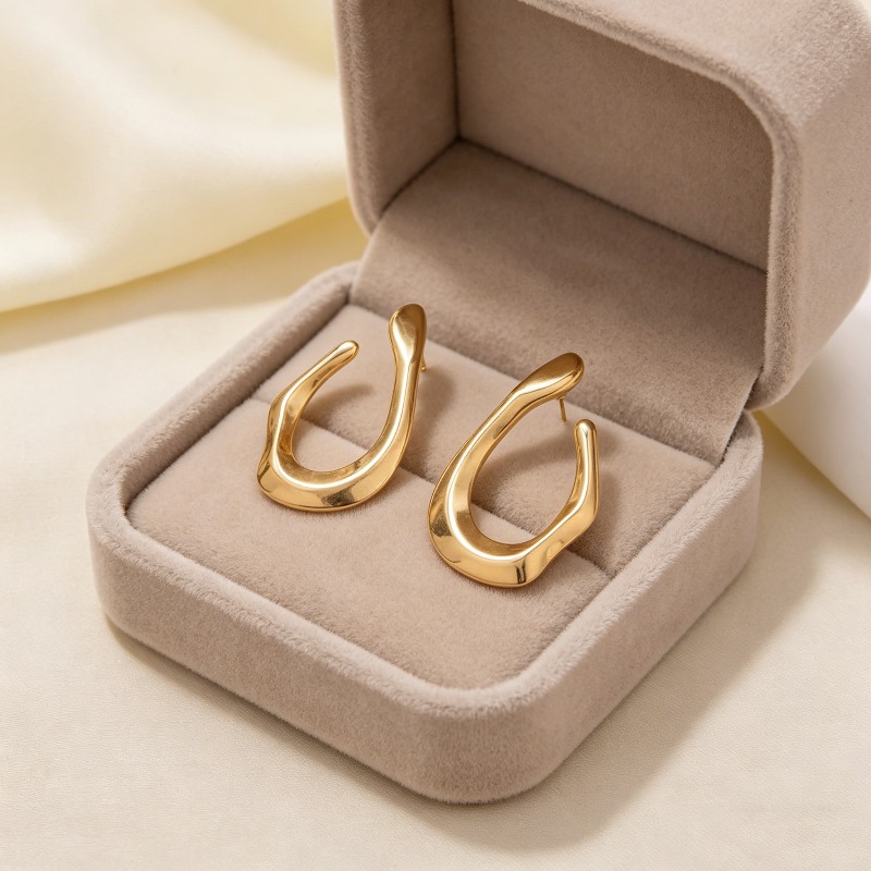 Women's French Retro Stainless Steel Geometric U-Shaped Earrings