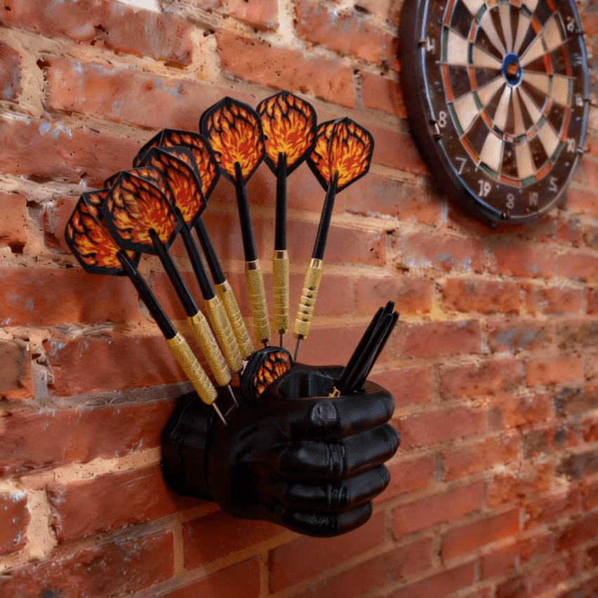 E-shop Wandmontierter und Tisch-Extra-Großfassungs-Slot Dart Display Ständer (inklusive Schrauben) Zeigt 7 Stahl- und Soft-Tip Darts unabhängig aus,