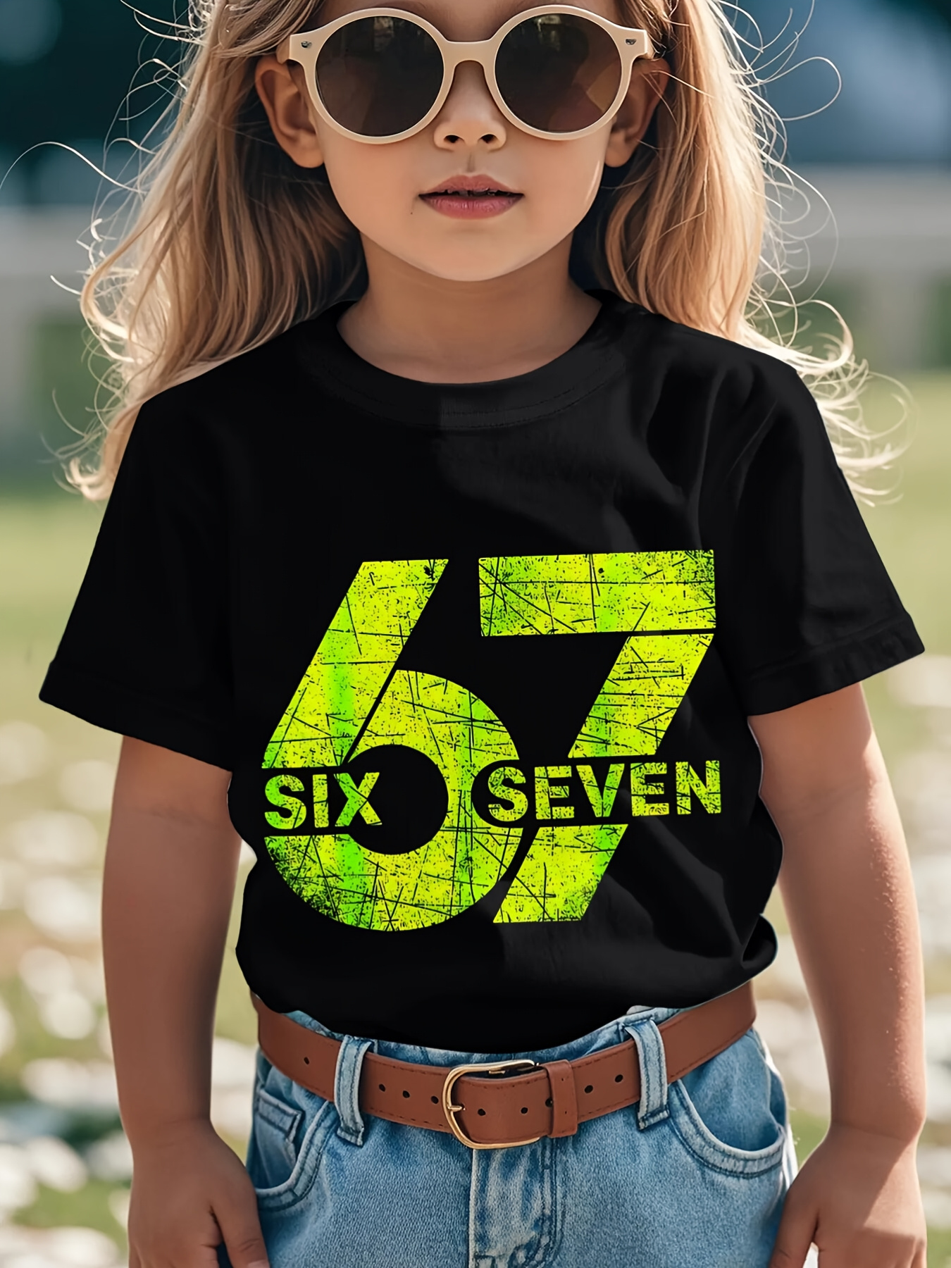 zdjęcie przedmiotu Koszulka 67 | Neonowo Zielony Nadruk 67 Krótki Rękaw Okrągły Dekolt Casualowy Strój Urodzinowy, Krój H-Line Na Każdy Sezon, Można Prać w Pralce z Neonowym Numerem 67