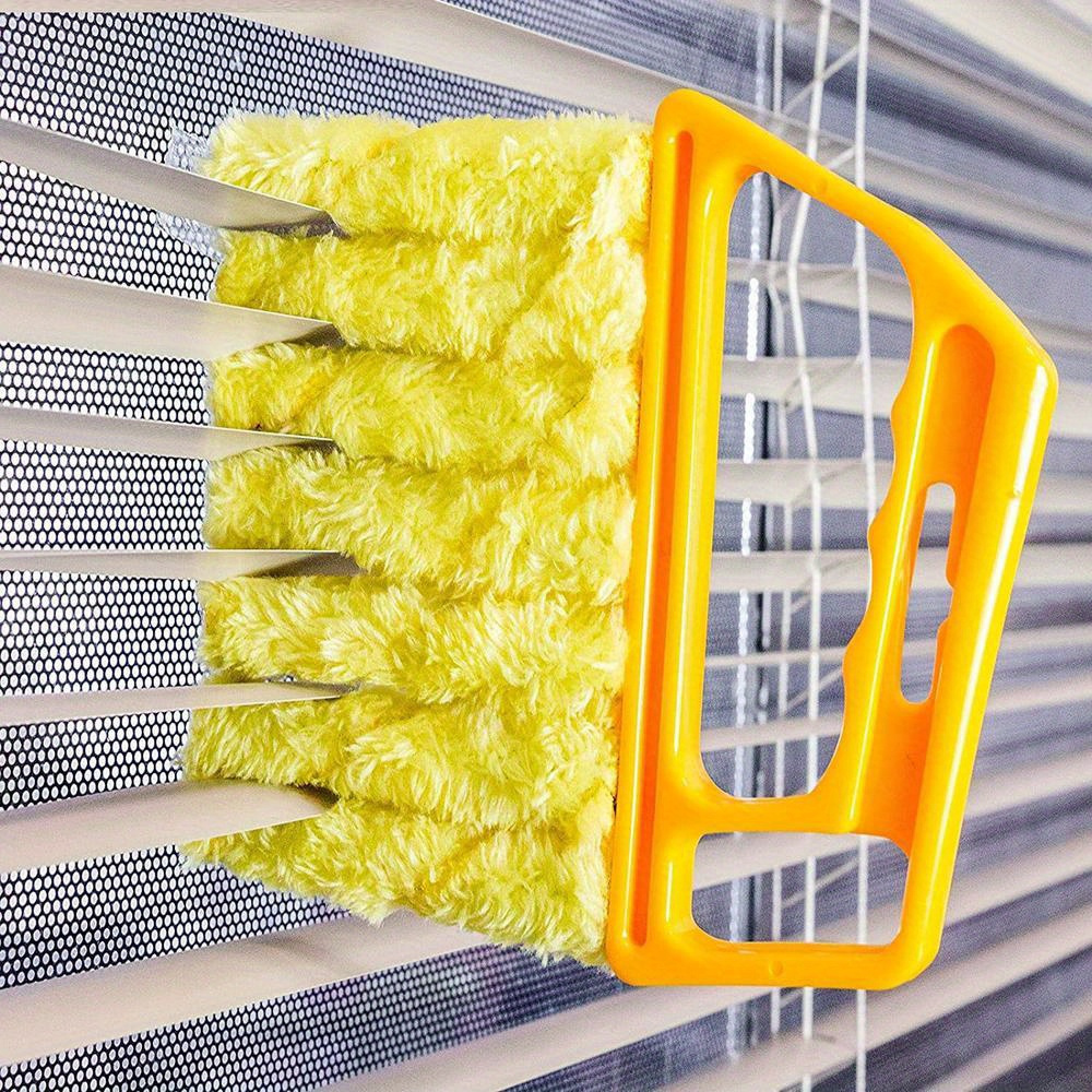 easy clean microfiber blind brush effortlessly dust   panels   ergonomic handle   polyester roller details 0