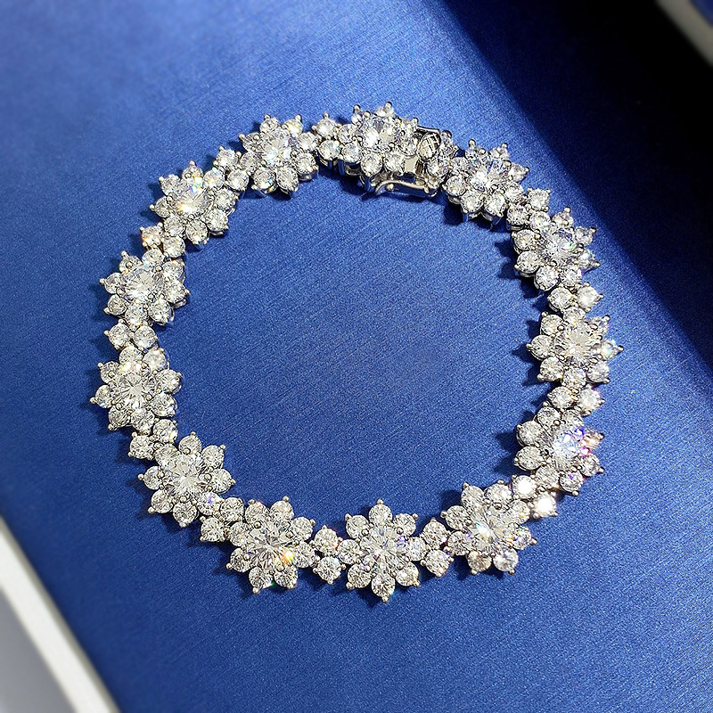 ◆HYERES LOR◆ Essence Silver (W) Moissanite Flower Bracelet Flower Bracelet, Moissanite Bracelet, Dainty Bracelet