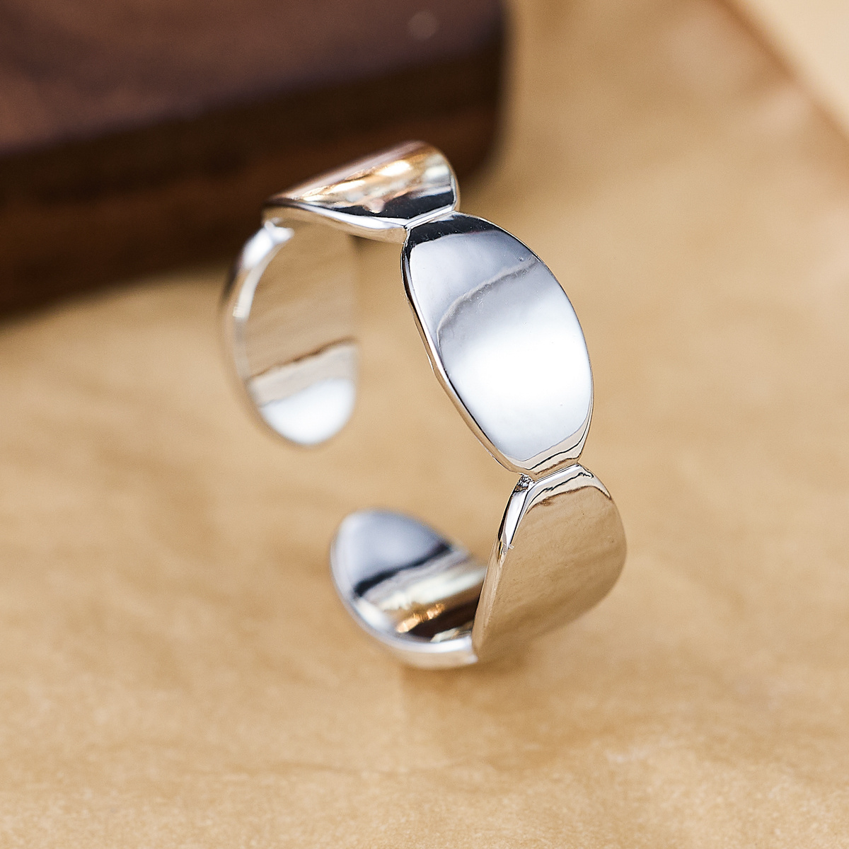 Geometric Elliptical Opening Adjustable Ring