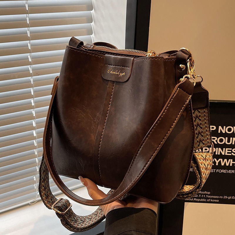 2025 Stylish And Trendy Textured Shoulder Bag For Women, Vintage Large Capacity Wide Strap Crossbody Bucket Bag