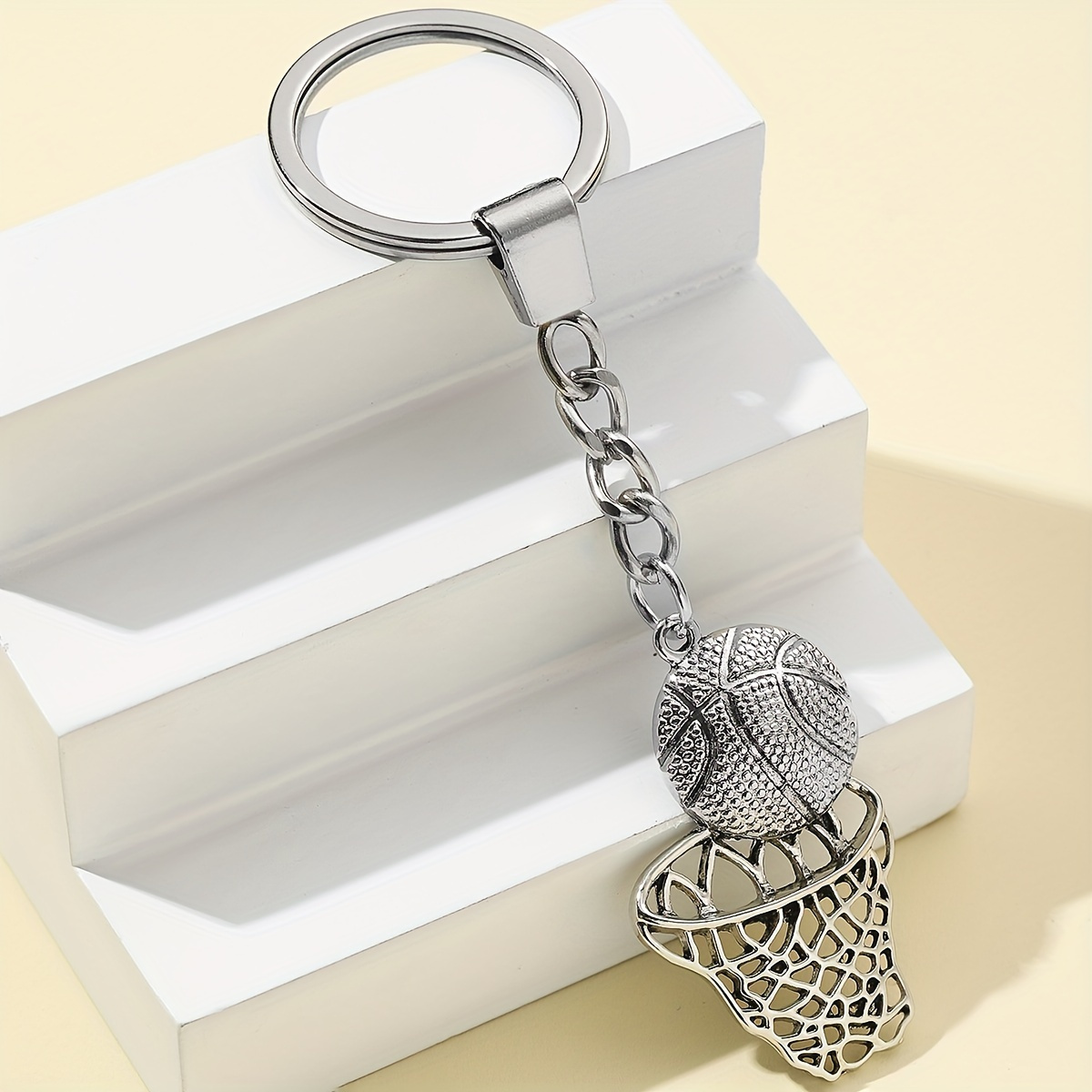 TEMU A Basketball Hoop Keychain, A Creative Gift For Basketball Game Enthusiasts