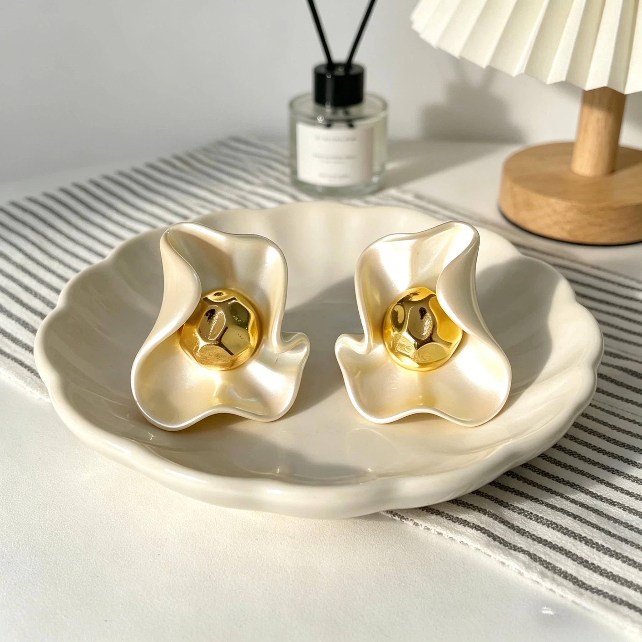 TEMU Un par de aretes de diseño único, y elegantes que desprenden un encanto de simplicidad y . aretes para mujer son adecuados para uso diario y