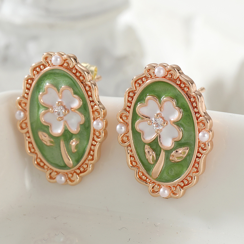 Women's Elegant Retro Green Enamel Floral Oval Stud Earrings
