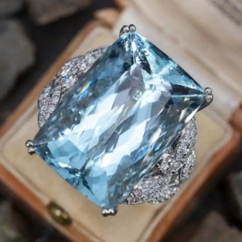 Women's Dazzling Sea Blue Zirconia Ring for Banquet Parties