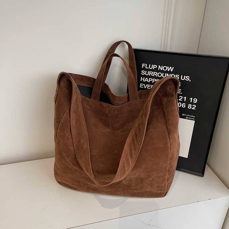 Autumn And Winter Retro Fashion Outing Tote Bag For Women, New Large-capacity Easy Commuter Underarm Bag, High-end Temperament Lazy Style Crossbody Bag