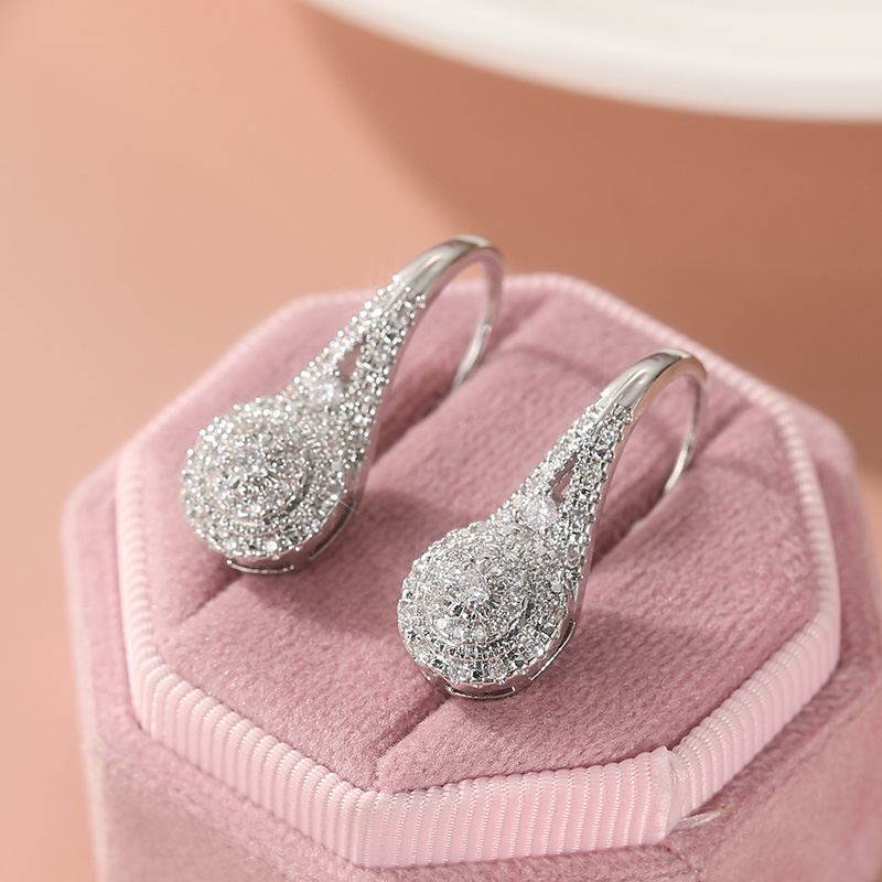 Elegant And Luxurious Synthetic Zirconia Earrings, Fashionable And Exquisite Banquet Jewelry, For Women()