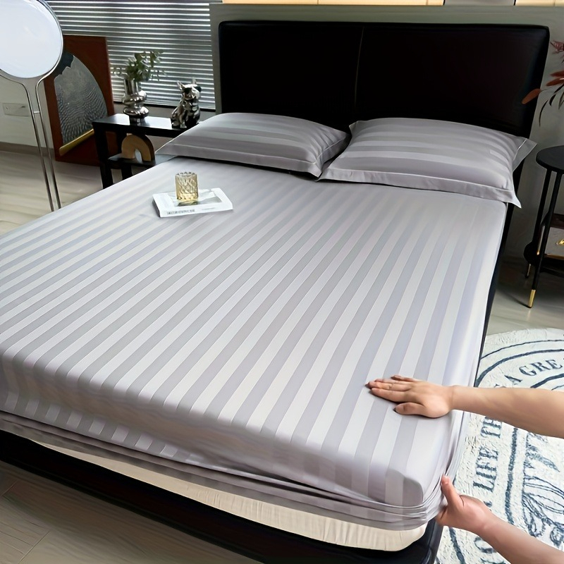 Image of Fitted Sheet, 1pc Luxury Mattress Protector, Use, Non-slip Fitted Sheet Bed Cover With Deep Pocket, Ideal Gift For Family (no Pillowcases)