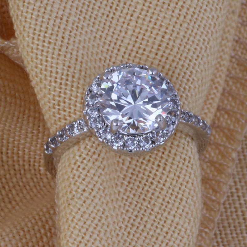 2ct Round Moissanite 925 Silver Ring for Parties and Festivals