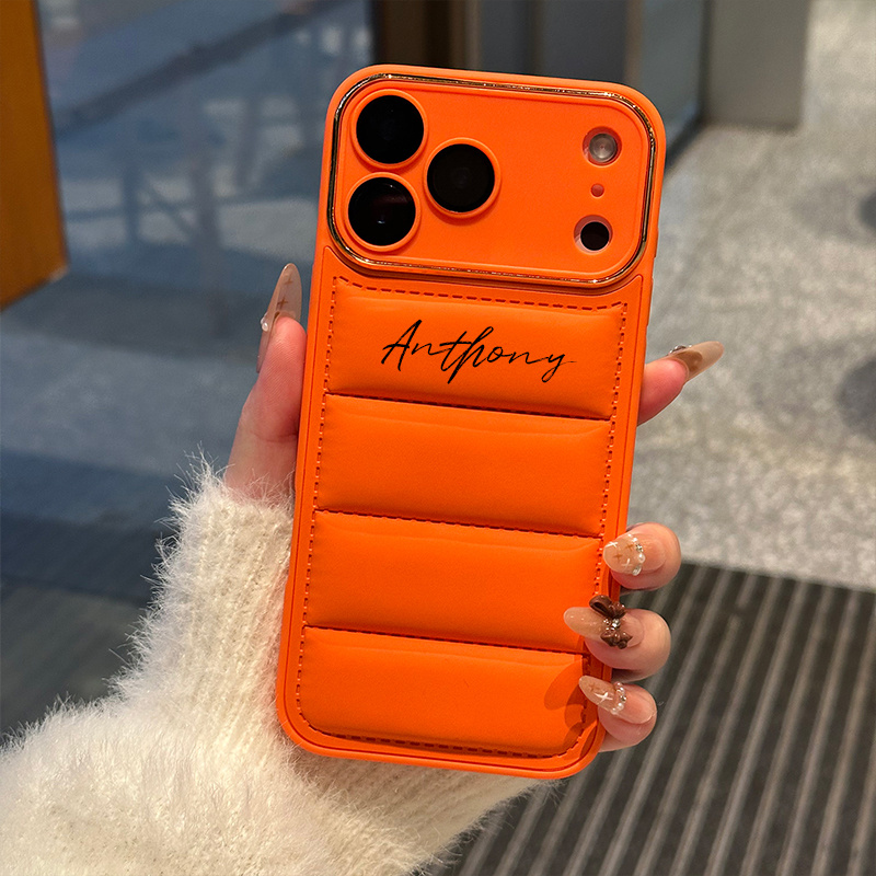E-shop Handyhülle - DIY Personalisierte Texte Benutzerdefinierter Name Neue Daunenjacke Handyhülle für iPhone 17 Pro Max 17 Pro