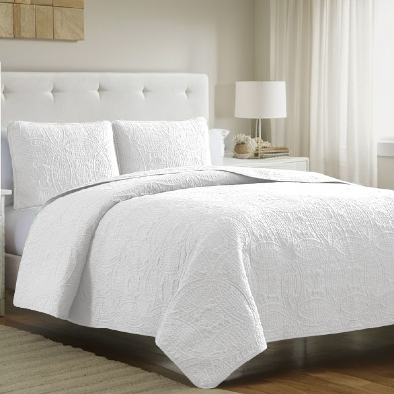 Image of Geometric Embossed Quilted Bedspread Set, Wrinkle Resistant Breathable Soft Fabric Coverlet, 3pcs Set With 1 Bed Cover& 2 Matching Pillowcases, Reversible Bedding For Bedroom& Decor