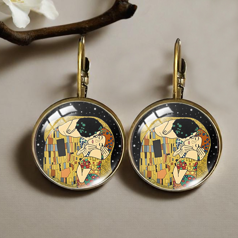 Vintage Kiss Oil Painting Pattern Round Glass Earrings - Handmade Bohemian Style, Iron & Glass, No Battery Needed, Perfect Gift For , Daily Wear Or Party Occasion