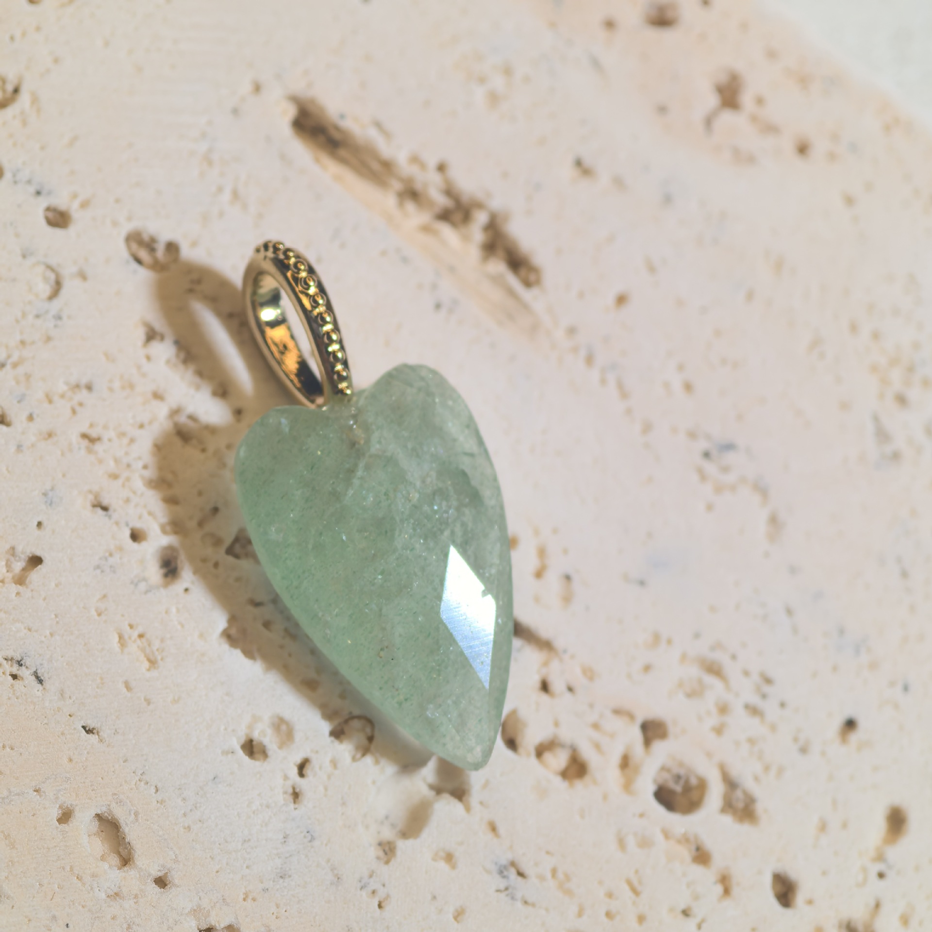 1pc Natural Stone Heart Pendant Fashion Clasp Heart Pendant Jewelry Accessory
