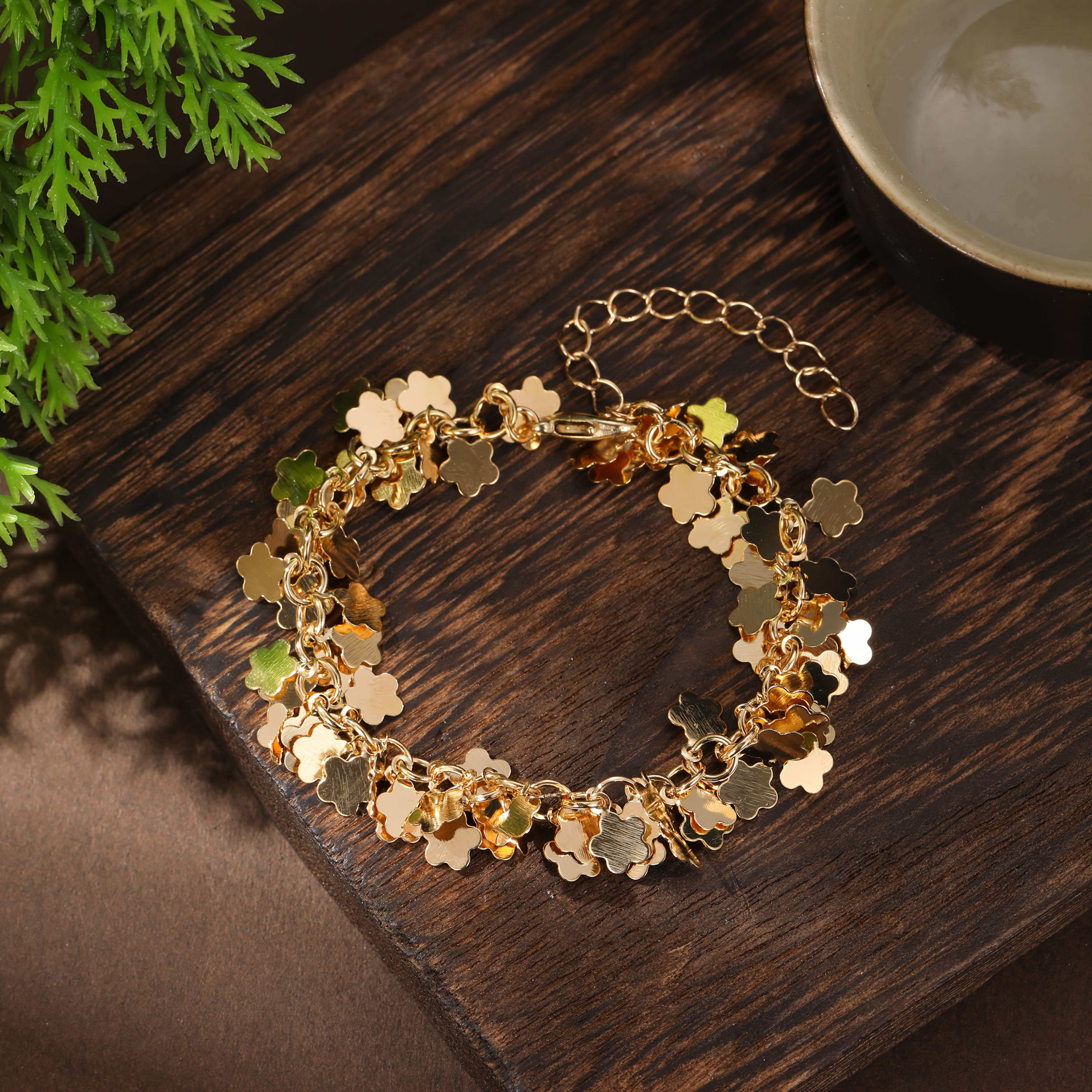 TEMU 1 Metal Tassel Five-flower Clover Bracelet, Light Luxury High-end Versatile Fashion Bracelet, Suitable For Daily , Beach Vacation, Bohemian