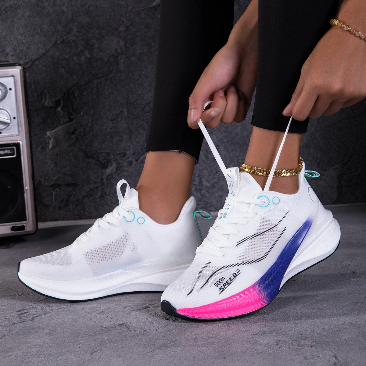 Image of Women's Lightweight Gradient Sneakers With Sole & Breathable Mesh - Gradient Edge Sneakers Suitable For Walking,, Gym, Casual Wear, Multi-surface Cushioning For Park,, Daily - Lace-up