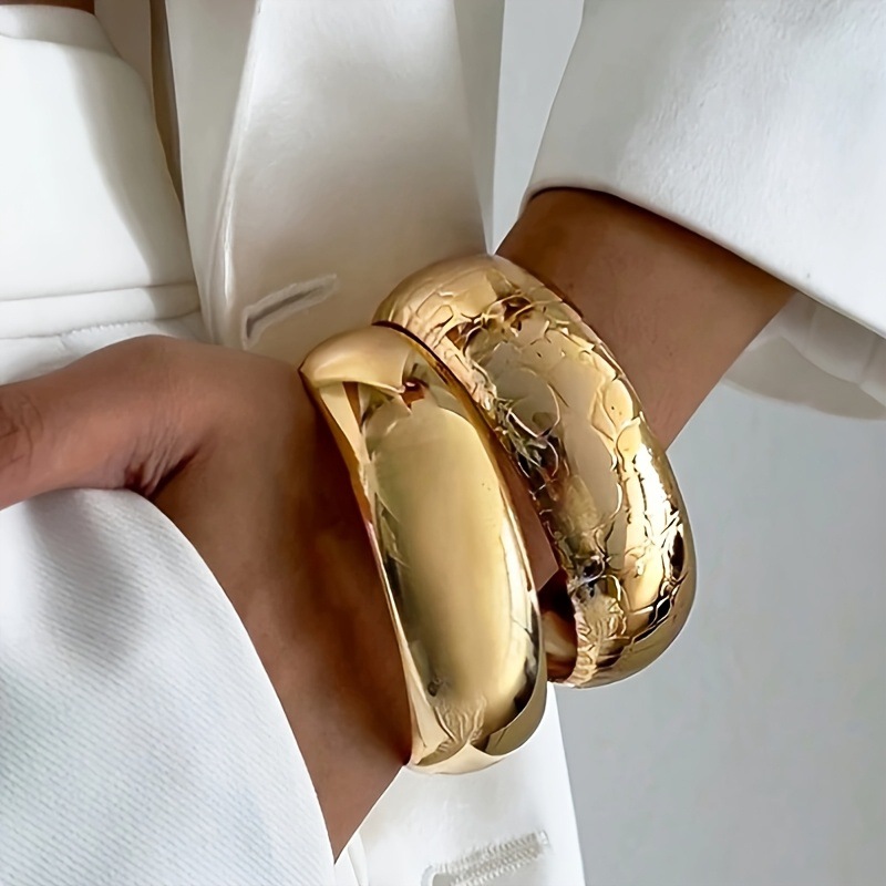 TEMU 2pcs/set Fashion Glossy Creative Snake Stripe Wide Bangle Individual Niche Temperament Design Trendy Bracelet Hand Jewelry