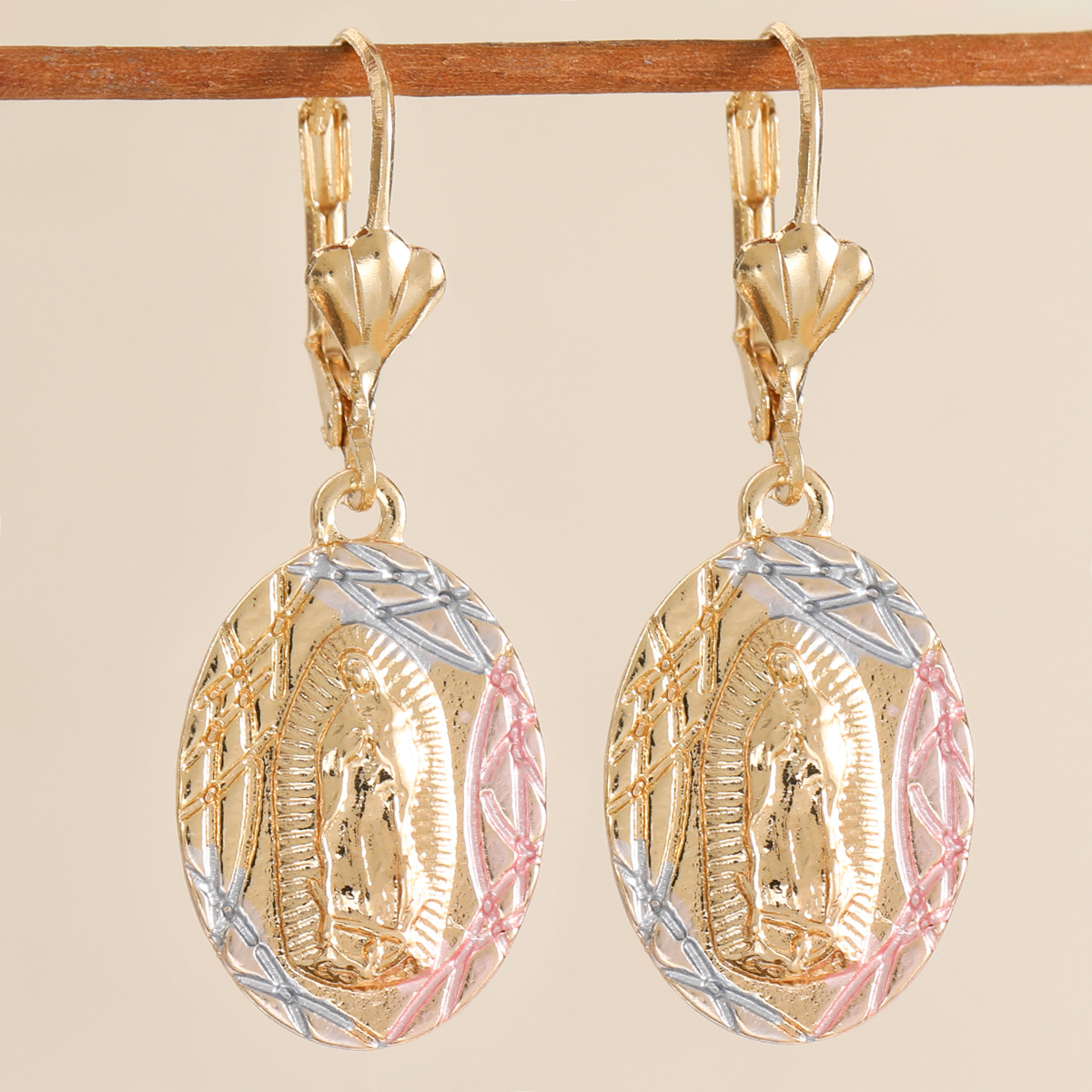 Retro Dual-Tone Oval Pendant Earrings for Women