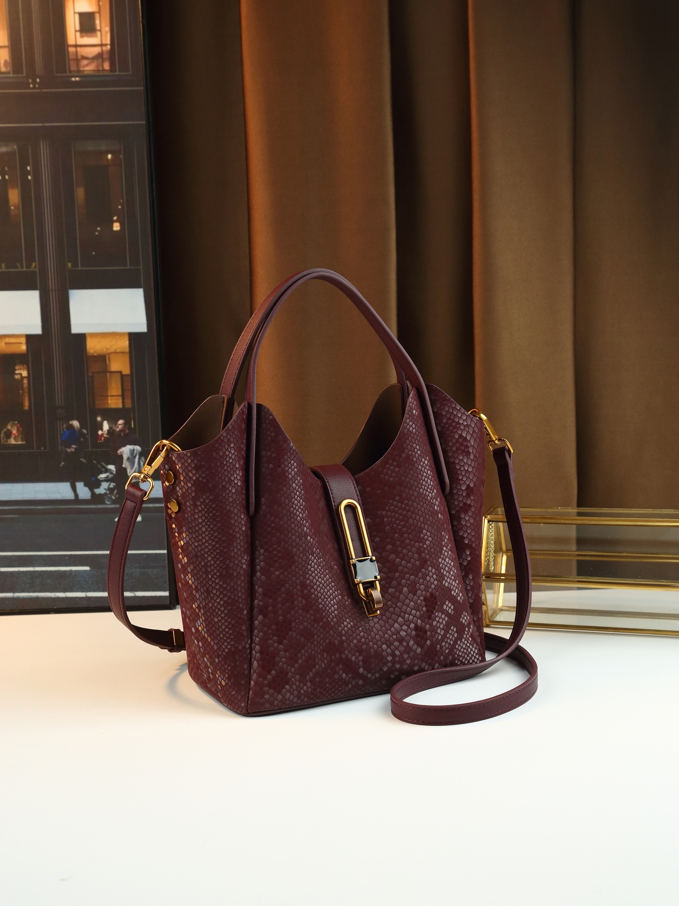 Coffee Gradient Snake Print Bucket Bag top view zipper